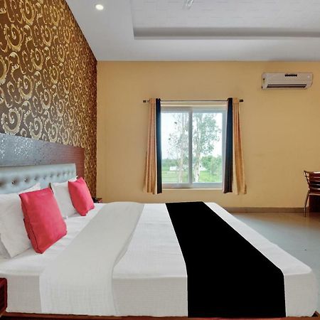 Capital O 40833 Maharaja Hotel & Restaurant Kashipur Kültér fotó