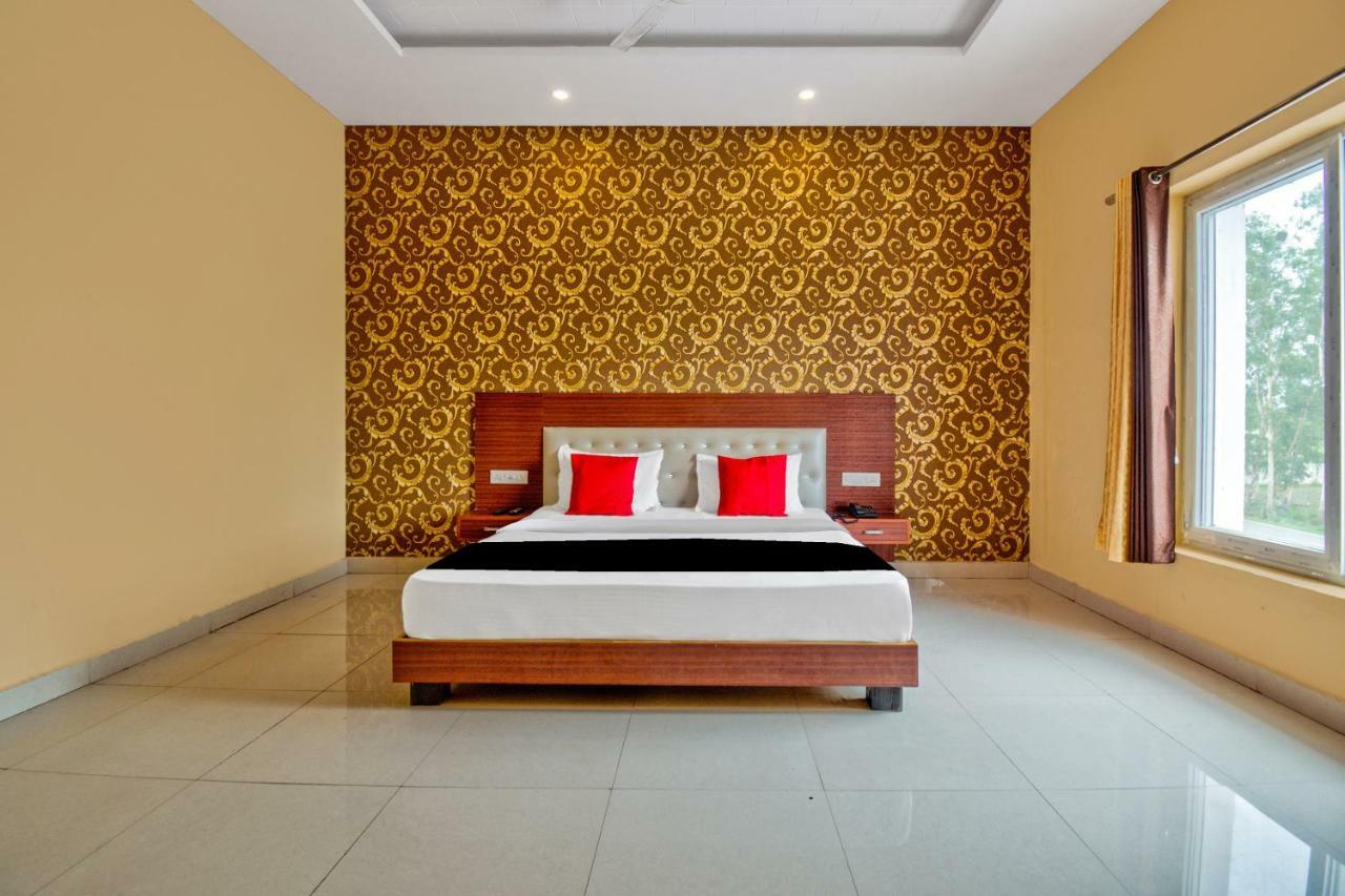 Capital O 40833 Maharaja Hotel & Restaurant Kashipur Kültér fotó