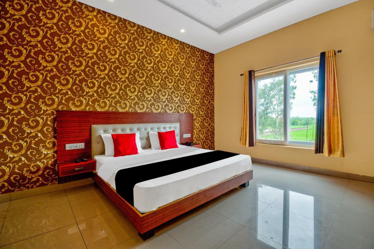 Capital O 40833 Maharaja Hotel & Restaurant Kashipur Kültér fotó