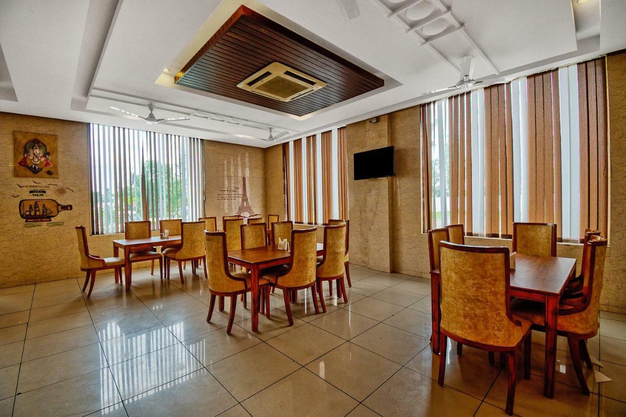 Capital O 40833 Maharaja Hotel & Restaurant Kashipur Kültér fotó