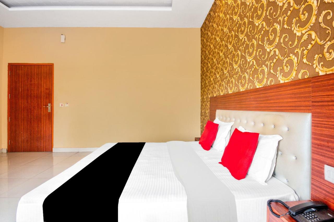 Capital O 40833 Maharaja Hotel & Restaurant Kashipur Kültér fotó