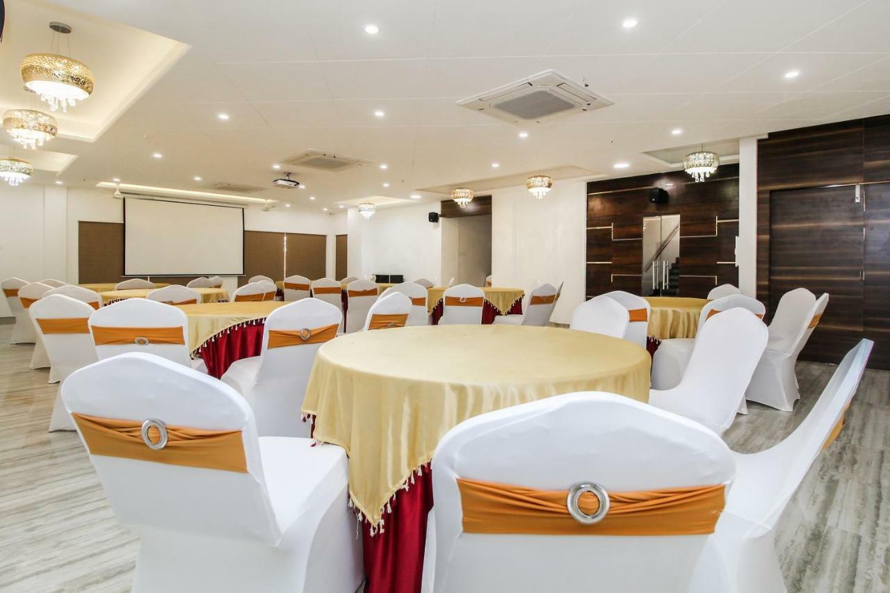 Capital O 40833 Maharaja Hotel & Restaurant Kashipur Kültér fotó