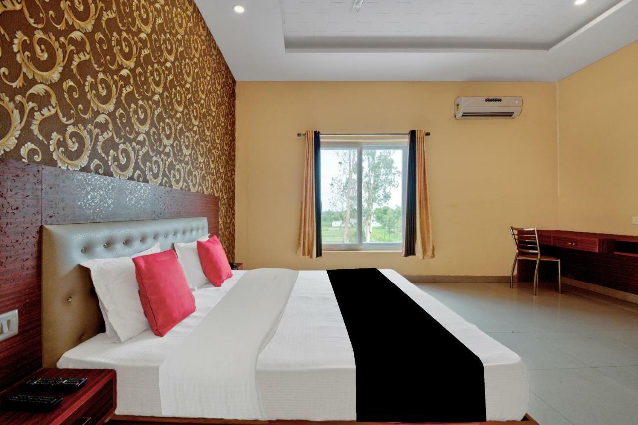 Capital O 40833 Maharaja Hotel & Restaurant Kashipur Kültér fotó