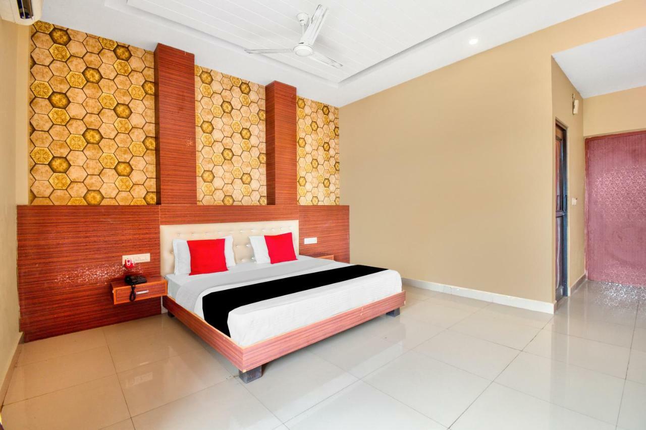 Capital O 40833 Maharaja Hotel & Restaurant Kashipur Kültér fotó